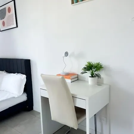 Studio In Lormont With Free Parking Exterior photo