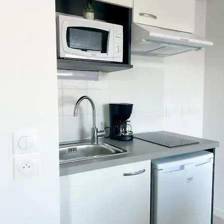 Studio In Lormont With Free Parking Exterior photo