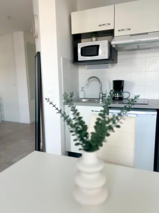 Appartement In With Free Parking *