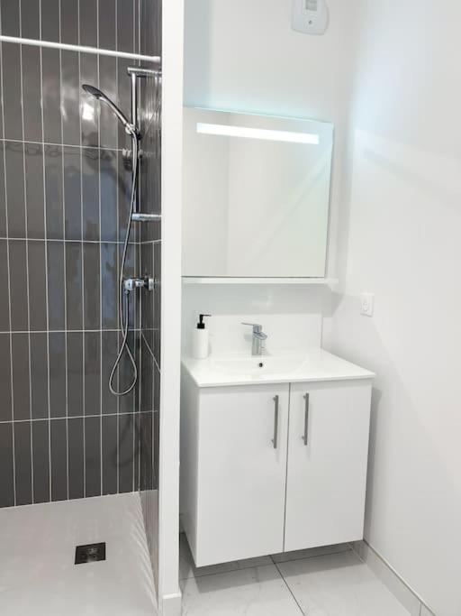 In With Free Parking Appartement